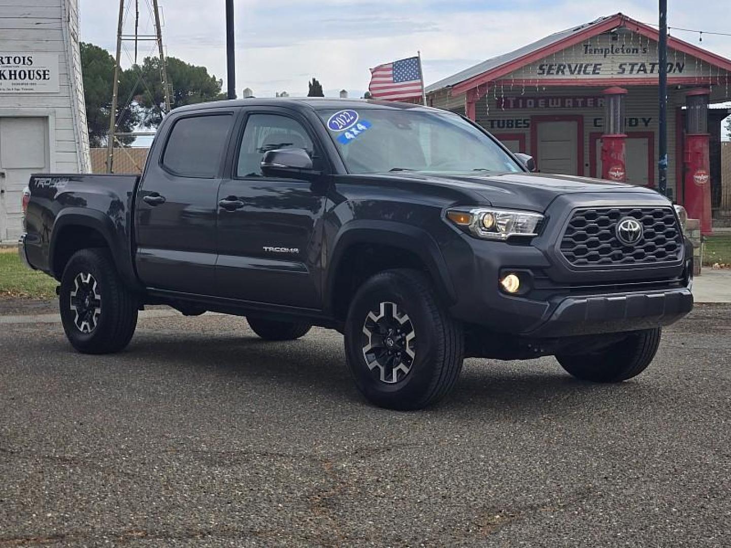 2022 GRAY Toyota Tacoma 4WD (3TMCZ5ANXNM) with an V6 3.5 Liter engine, Automatic 6-Spd transmission, located at 246 E Walker St., Orland, 95963, (530) 865-5800, 39.747589, -122.178398 - Photo#1