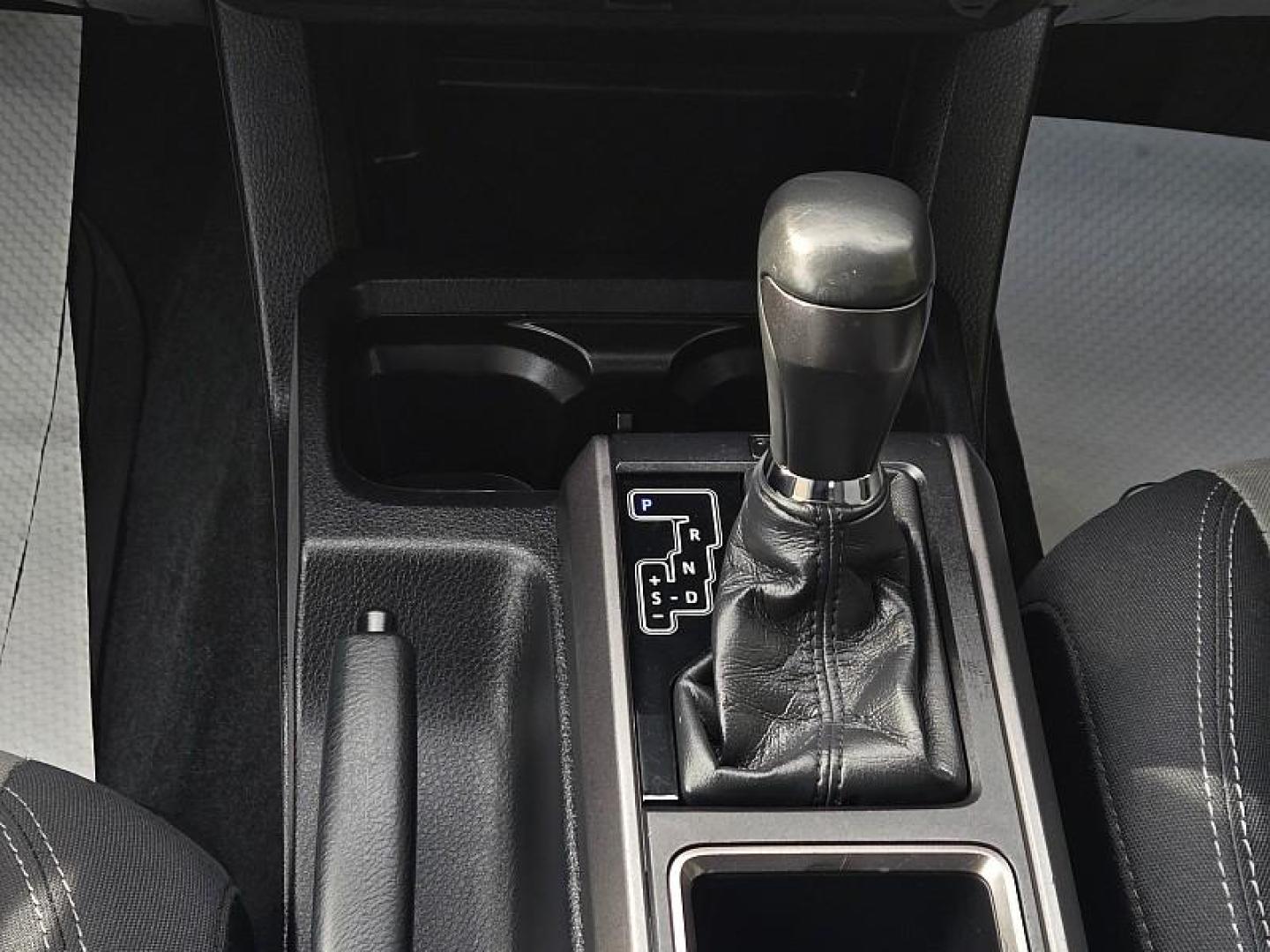 2022 GRAY Toyota Tacoma 4WD (3TMCZ5ANXNM) with an V6 3.5 Liter engine, Automatic 6-Spd transmission, located at 246 E Walker St., Orland, 95963, (530) 865-5800, 39.747589, -122.178398 - Photo#25