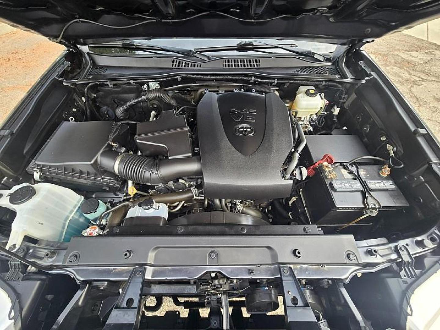 2022 GRAY Toyota Tacoma 4WD (3TMCZ5ANXNM) with an V6 3.5 Liter engine, Automatic 6-Spd transmission, located at 246 E Walker St., Orland, 95963, (530) 865-5800, 39.747589, -122.178398 - Photo#27