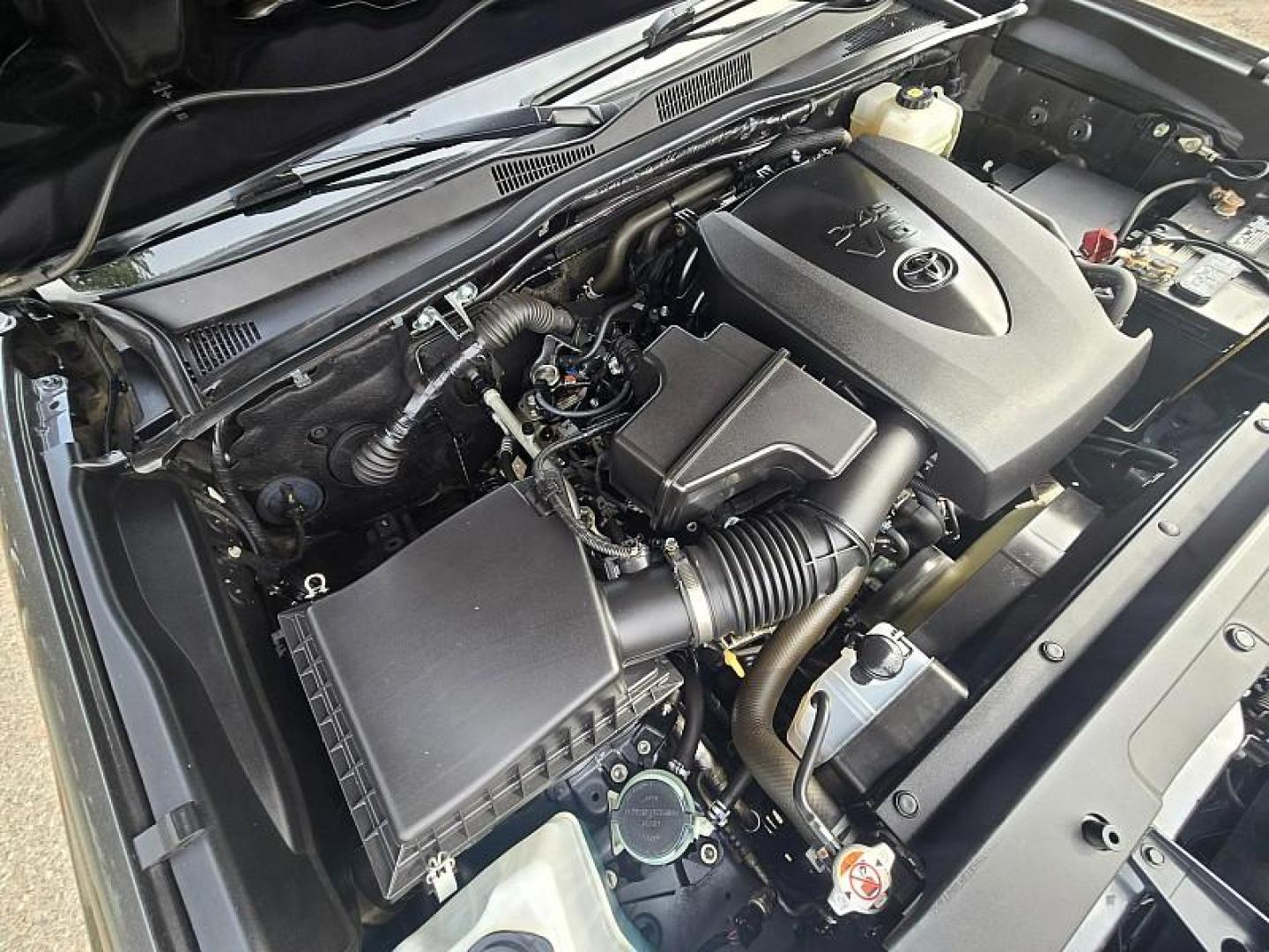 2022 GRAY Toyota Tacoma 4WD (3TMCZ5ANXNM) with an V6 3.5 Liter engine, Automatic 6-Spd transmission, located at 246 E Walker St., Orland, 95963, (530) 865-5800, 39.747589, -122.178398 - Photo#28