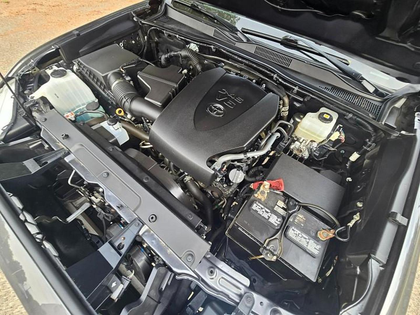 2022 GRAY Toyota Tacoma 4WD (3TMCZ5ANXNM) with an V6 3.5 Liter engine, Automatic 6-Spd transmission, located at 246 E Walker St., Orland, 95963, (530) 865-5800, 39.747589, -122.178398 - Photo#29