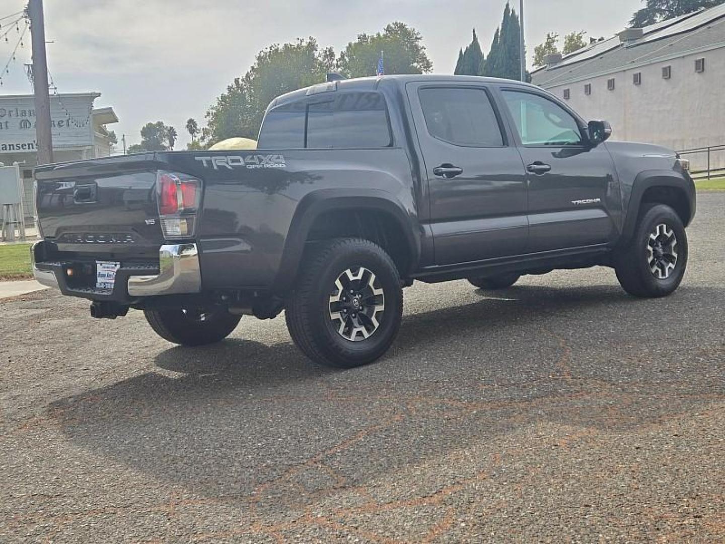 2022 GRAY Toyota Tacoma 4WD (3TMCZ5ANXNM) with an V6 3.5 Liter engine, Automatic 6-Spd transmission, located at 246 E Walker St., Orland, 95963, (530) 865-5800, 39.747589, -122.178398 - Photo#8
