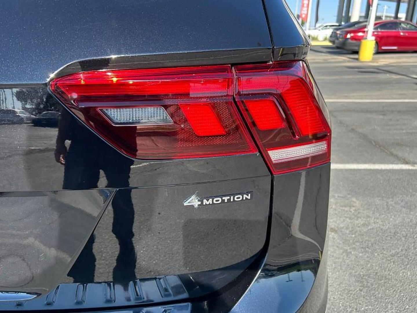 2022 GRAY Volkswagen Tiguan (3VV2B7AX2NM) with an 4-Cyl Turbo 2.0 Liter engine, Automatic 8-Spd w/Tiptronic and Sport Mode transmission, located at 412 Auto Vista Drive, Palmdale, 93551, (661) 945-0620, 34.592636, -118.136681 - Photo#14