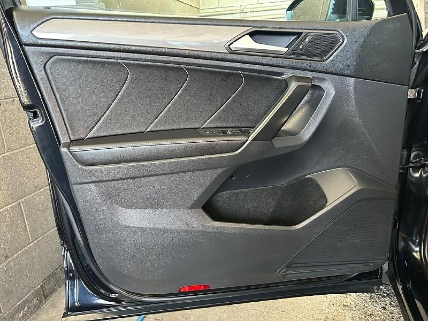 2022 GRAY Volkswagen Tiguan (3VV2B7AX2NM) with an 4-Cyl Turbo 2.0 Liter engine, Automatic 8-Spd w/Tiptronic and Sport Mode transmission, located at 412 Auto Vista Drive, Palmdale, 93551, (661) 945-0620, 34.592636, -118.136681 - Photo#16
