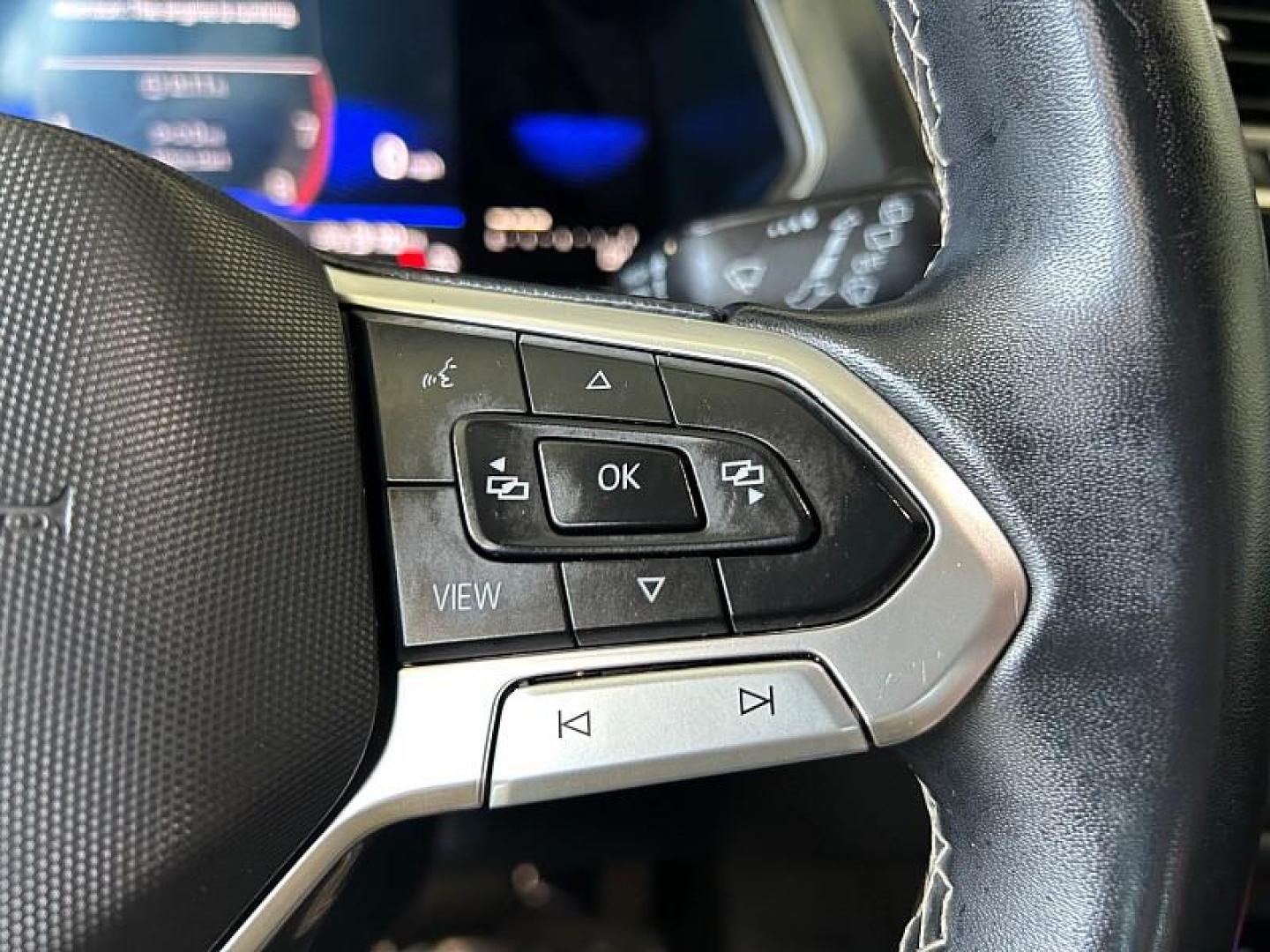 2022 GRAY Volkswagen Tiguan (3VV2B7AX2NM) with an 4-Cyl Turbo 2.0 Liter engine, Automatic 8-Spd w/Tiptronic and Sport Mode transmission, located at 412 Auto Vista Drive, Palmdale, 93551, (661) 945-0620, 34.592636, -118.136681 - Photo#23