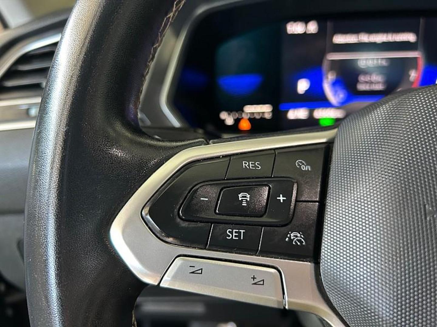 2022 GRAY Volkswagen Tiguan (3VV2B7AX2NM) with an 4-Cyl Turbo 2.0 Liter engine, Automatic 8-Spd w/Tiptronic and Sport Mode transmission, located at 412 Auto Vista Drive, Palmdale, 93551, (661) 945-0620, 34.592636, -118.136681 - Photo#28