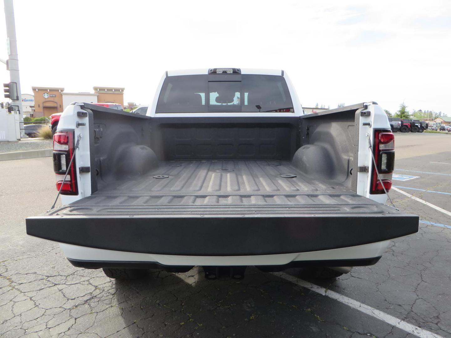 2023 White /Black RAM 2500 Limited Crew Cab SWB 4WD (3C6UR5SLXPG) with an 6.7L L6 OHV 24V TURBO DIESEL engine, 6A transmission, located at 2630 Grass Valley Highway, Auburn, CA, 95603, (530) 508-5100, 38.937893, -121.095482- Photo#10