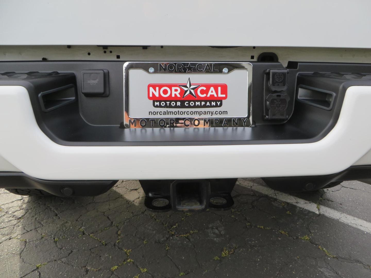 2023 White /Black RAM 2500 Limited Crew Cab SWB 4WD (3C6UR5SLXPG) with an 6.7L L6 OHV 24V TURBO DIESEL engine, 6A transmission, located at 2630 Grass Valley Highway, Auburn, CA, 95603, (530) 508-5100, 38.937893, -121.095482- Photo#15