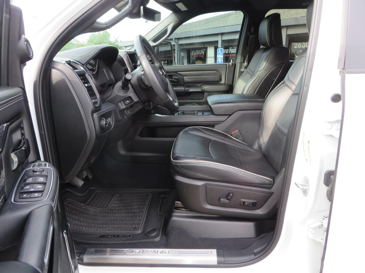 2023 White /Black RAM 2500 Limited Crew Cab SWB 4WD (3C6UR5SLXPG) with an 6.7L L6 OHV 24V TURBO DIESEL engine, 6A transmission, located at 2630 Grass Valley Highway, Auburn, CA, 95603, (530) 508-5100, 38.937893, -121.095482- Photo#20