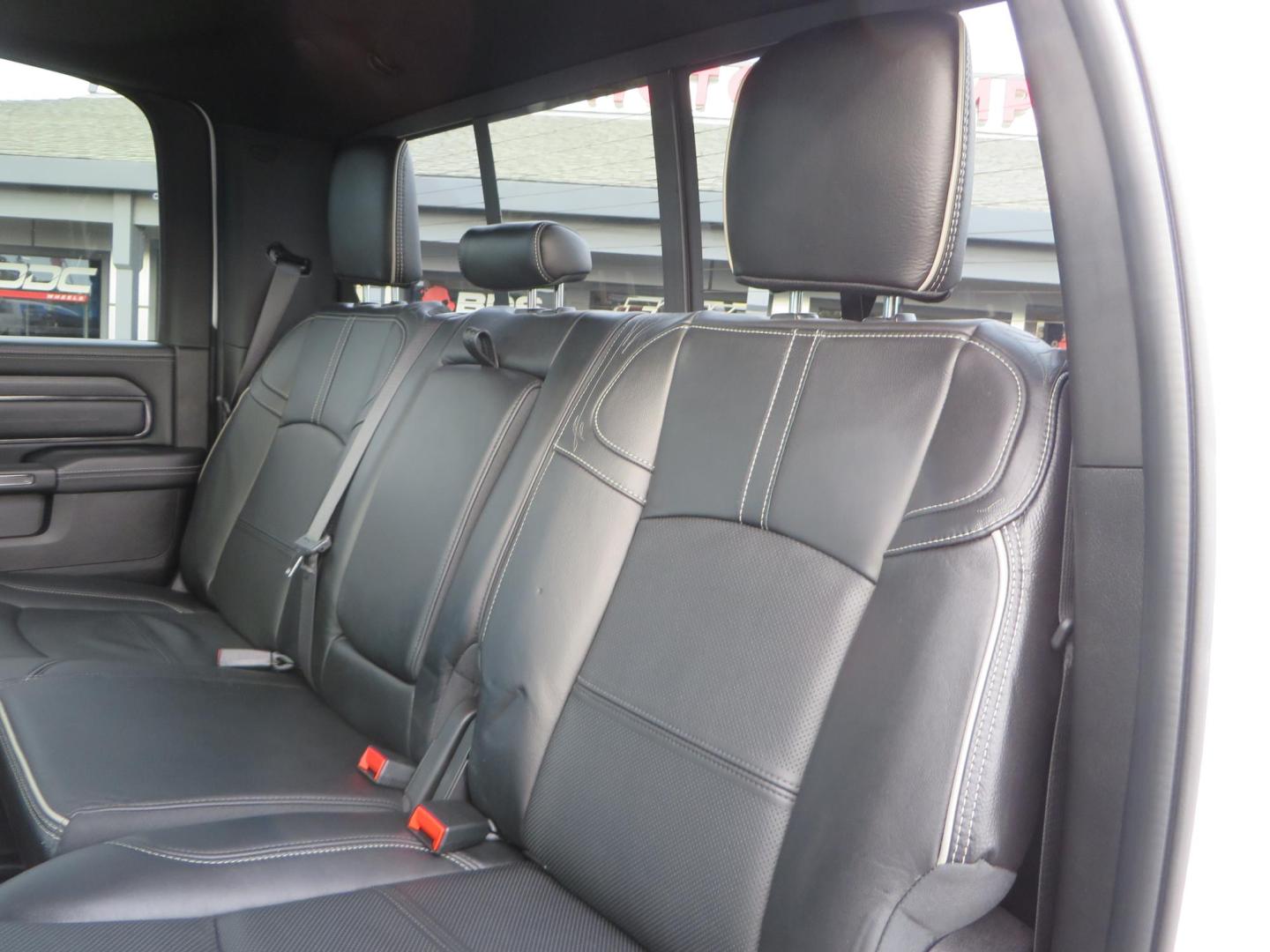 2023 White /Black RAM 2500 Limited Crew Cab SWB 4WD (3C6UR5SLXPG) with an 6.7L L6 OHV 24V TURBO DIESEL engine, 6A transmission, located at 2630 Grass Valley Highway, Auburn, CA, 95603, (530) 508-5100, 38.937893, -121.095482- Photo#44