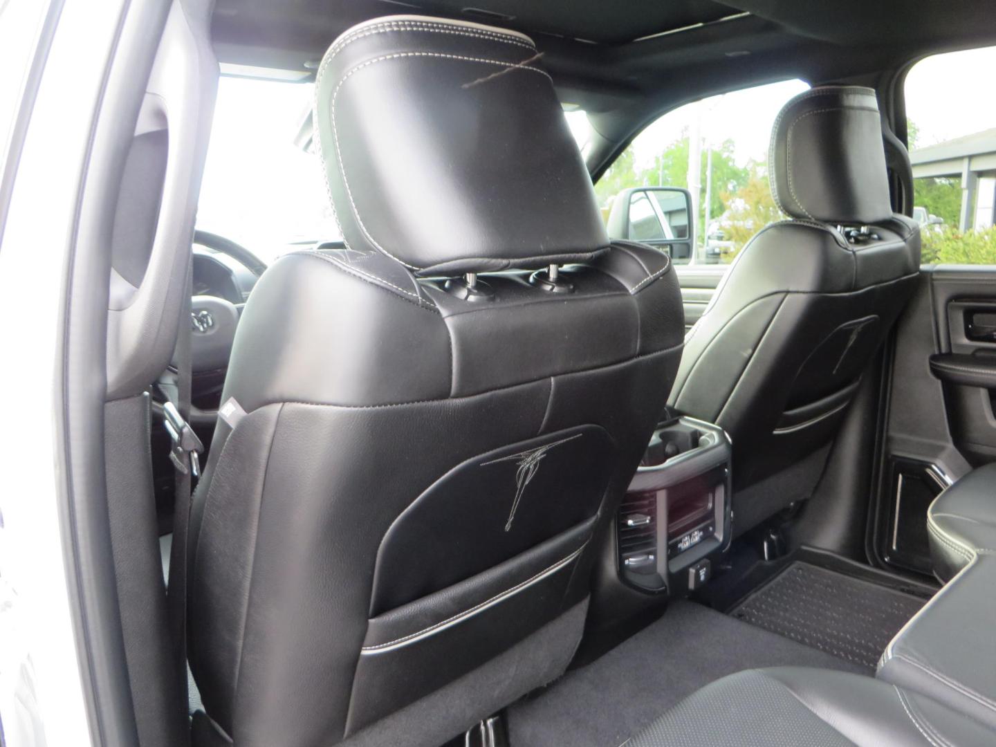 2023 White /Black RAM 2500 Limited Crew Cab SWB 4WD (3C6UR5SLXPG) with an 6.7L L6 OHV 24V TURBO DIESEL engine, 6A transmission, located at 2630 Grass Valley Highway, Auburn, CA, 95603, (530) 508-5100, 38.937893, -121.095482- Photo#46