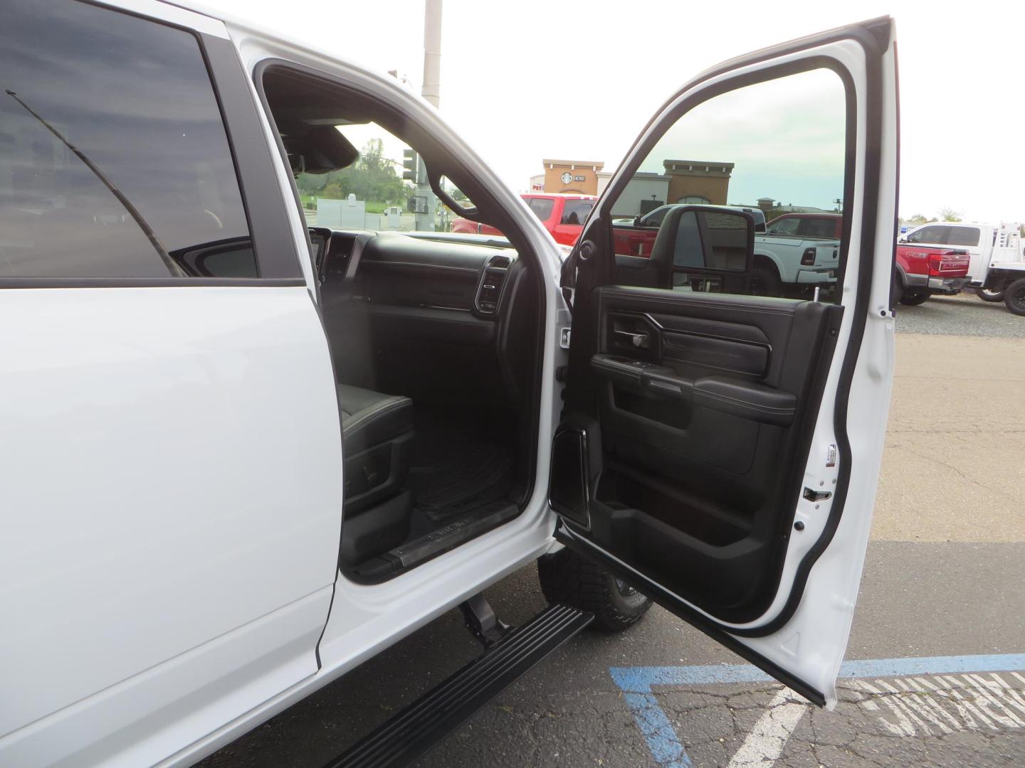 2023 White /Black RAM 2500 Limited Crew Cab SWB 4WD (3C6UR5SLXPG) with an 6.7L L6 OHV 24V TURBO DIESEL engine, 6A transmission, located at 2630 Grass Valley Highway, Auburn, CA, 95603, (530) 508-5100, 38.937893, -121.095482- Photo#48
