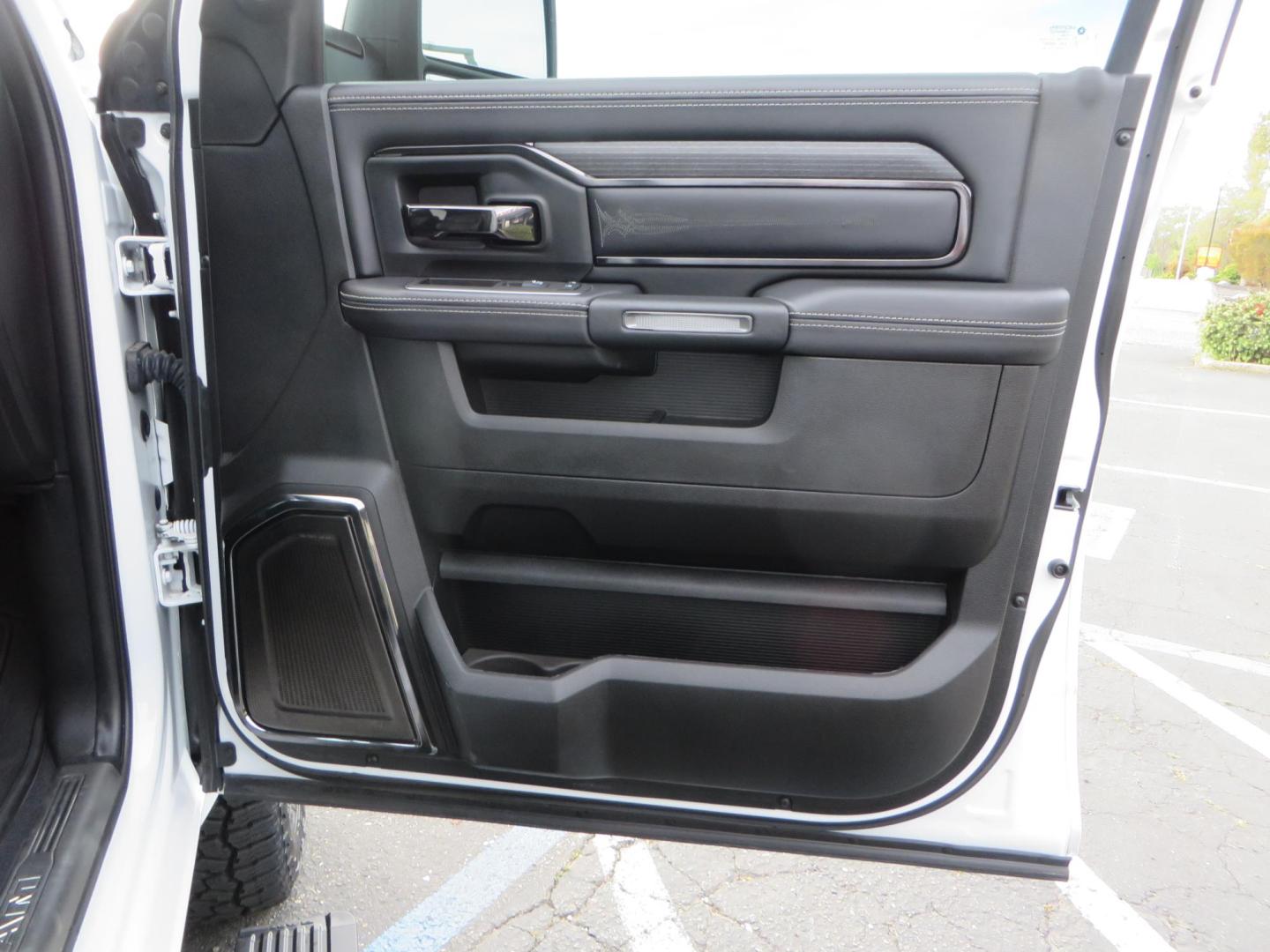 2023 White /Black RAM 2500 Limited Crew Cab SWB 4WD (3C6UR5SLXPG) with an 6.7L L6 OHV 24V TURBO DIESEL engine, 6A transmission, located at 2630 Grass Valley Highway, Auburn, CA, 95603, (530) 508-5100, 38.937893, -121.095482- Photo#49