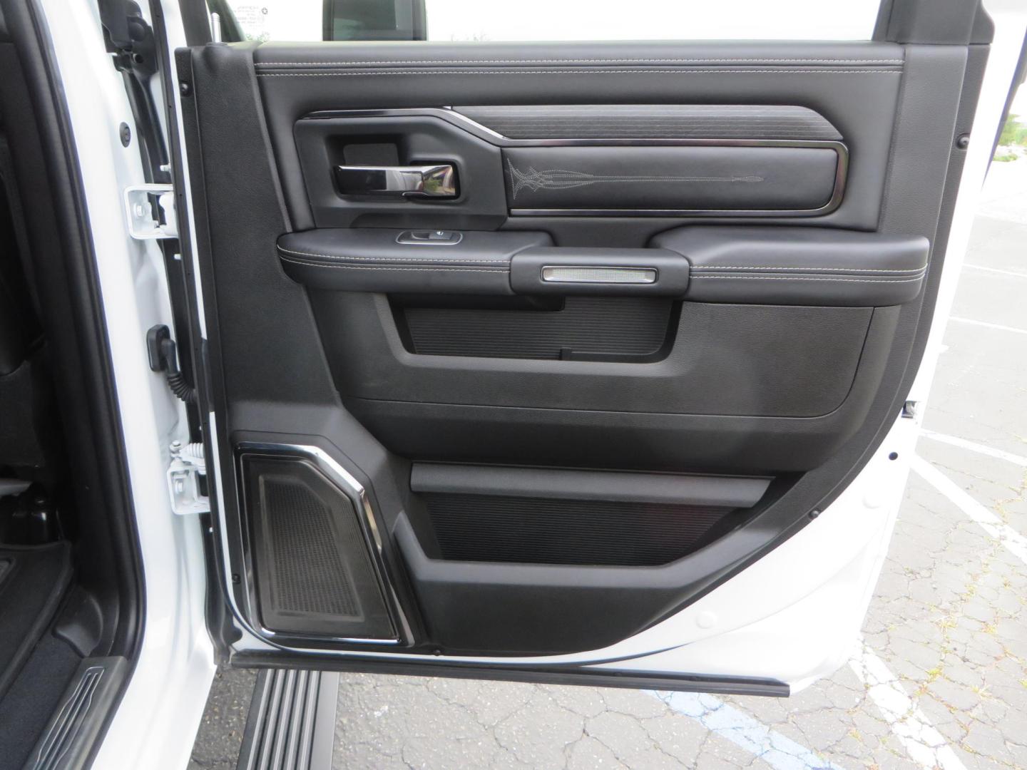 2023 White /Black RAM 2500 Limited Crew Cab SWB 4WD (3C6UR5SLXPG) with an 6.7L L6 OHV 24V TURBO DIESEL engine, 6A transmission, located at 2630 Grass Valley Highway, Auburn, CA, 95603, (530) 508-5100, 38.937893, -121.095482- Photo#56