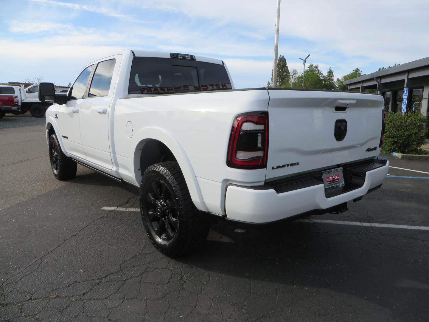 2023 White /Black RAM 2500 Limited Crew Cab SWB 4WD (3C6UR5SLXPG) with an 6.7L L6 OHV 24V TURBO DIESEL engine, 6A transmission, located at 2630 Grass Valley Highway, Auburn, CA, 95603, (530) 508-5100, 38.937893, -121.095482- Photo#6