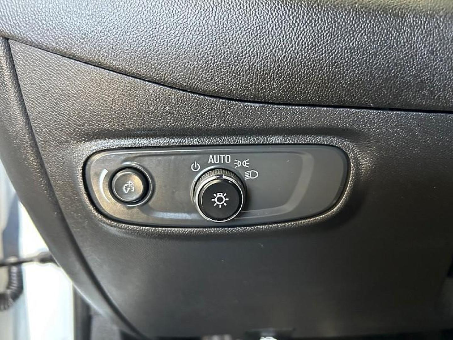 2023 WHITE Chevrolet Equinox (3GNAXKEG8PS) with an 4-Cyl Turbo 1.5 Liter engine, Automatic 6-Spd w/Overdrive transmission, located at 412 Auto Vista Drive, Palmdale, 93551, (661) 945-0620, 34.592636, -118.136681 - Photo#22