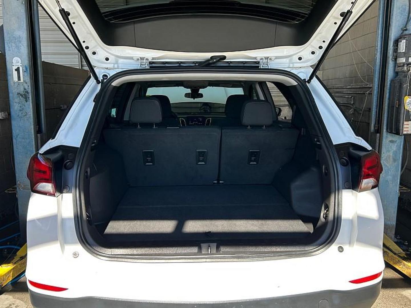 2023 WHITE Chevrolet Equinox (3GNAXKEG8PS) with an 4-Cyl Turbo 1.5 Liter engine, Automatic 6-Spd w/Overdrive transmission, located at 412 Auto Vista Drive, Palmdale, 93551, (661) 945-0620, 34.592636, -118.136681 - Photo#28