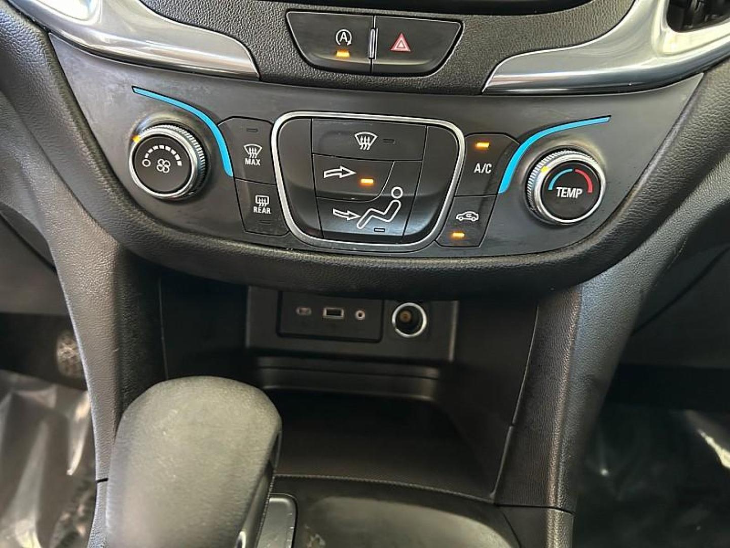 2023 WHITE Chevrolet Equinox (3GNAXKEG8PS) with an 4-Cyl Turbo 1.5 Liter engine, Automatic 6-Spd w/Overdrive transmission, located at 412 Auto Vista Drive, Palmdale, 93551, (661) 945-0620, 34.592636, -118.136681 - Photo#24