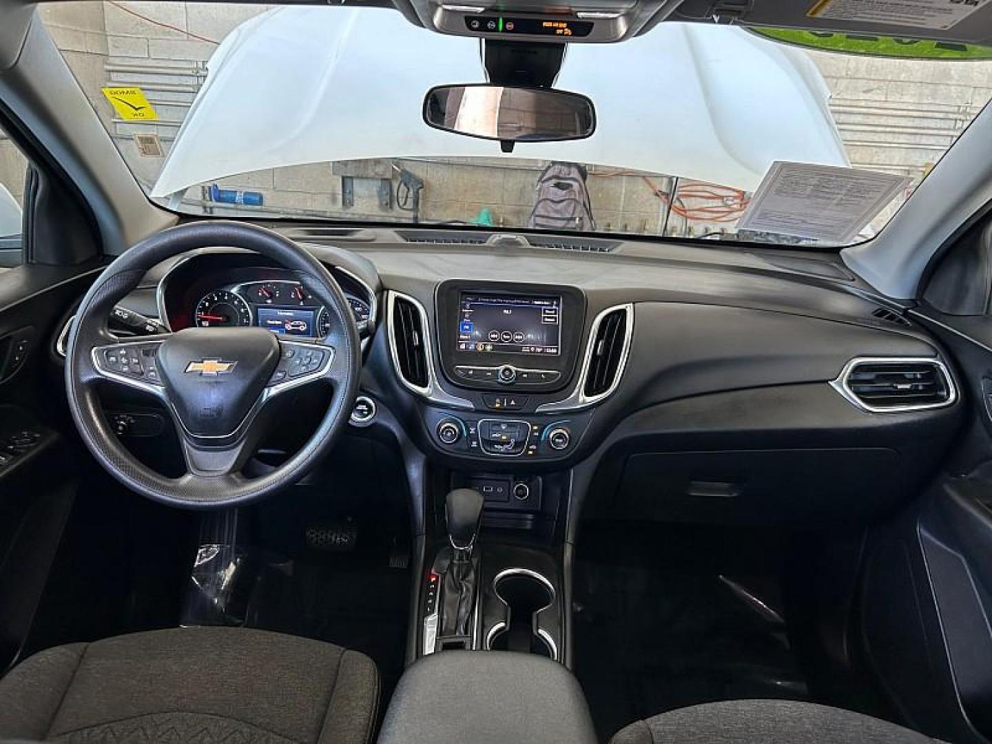 2023 WHITE Chevrolet Equinox (3GNAXKEG8PS) with an 4-Cyl Turbo 1.5 Liter engine, Automatic 6-Spd w/Overdrive transmission, located at 412 Auto Vista Drive, Palmdale, 93551, (661) 945-0620, 34.592636, -118.136681 - Photo#26