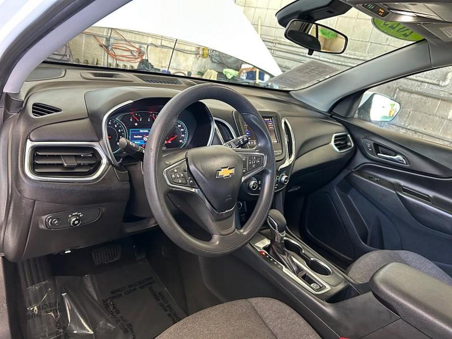 2023 WHITE Chevrolet Equinox (3GNAXKEG8PS) with an 4-Cyl Turbo 1.5 Liter engine, Automatic 6-Spd w/Overdrive transmission, located at 412 Auto Vista Drive, Palmdale, 93551, (661) 945-0620, 34.592636, -118.136681 - Photo#17