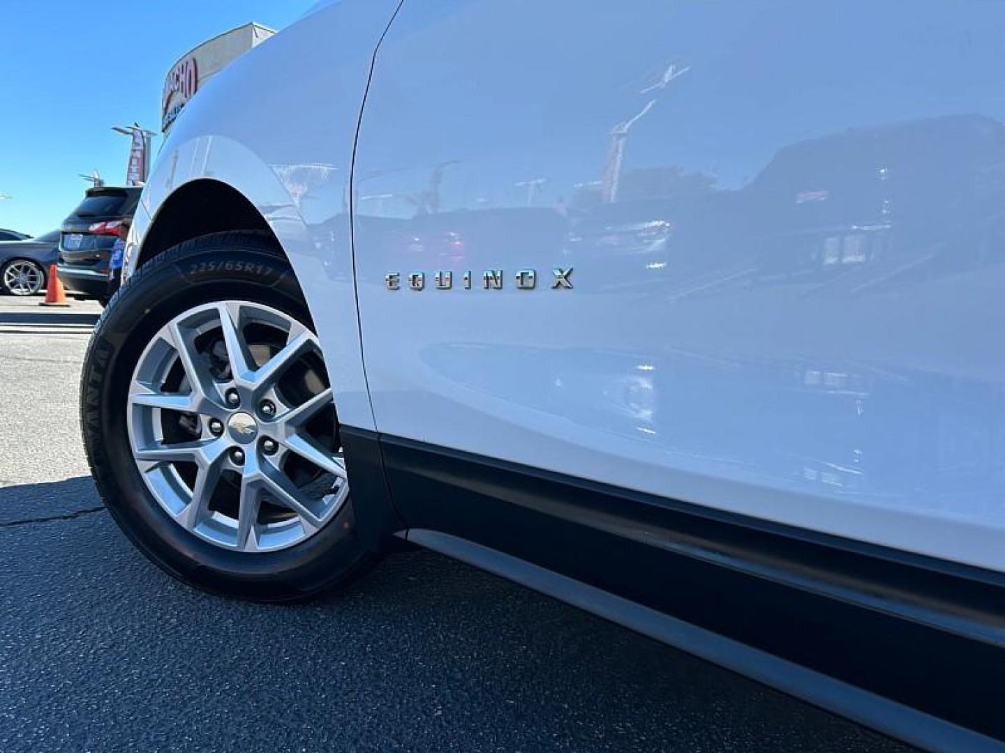 2023 WHITE Chevrolet Equinox (3GNAXKEG8PS) with an 4-Cyl Turbo 1.5 Liter engine, Automatic 6-Spd w/Overdrive transmission, located at 412 Auto Vista Drive, Palmdale, 93551, (661) 945-0620, 34.592636, -118.136681 - Photo#12