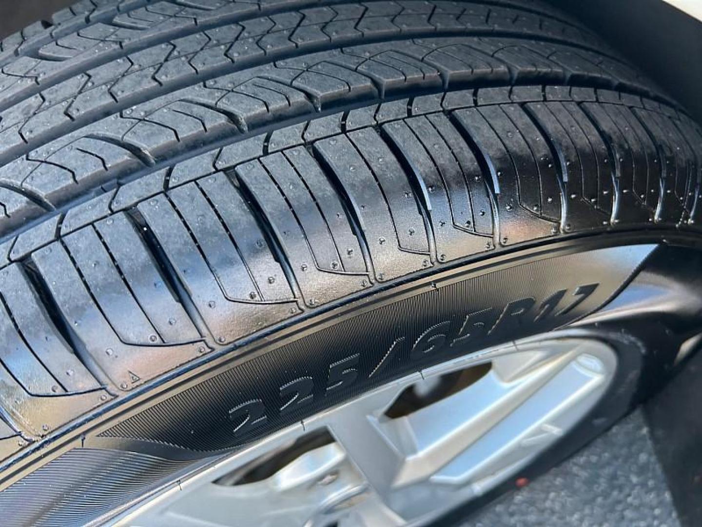 2023 WHITE Chevrolet Equinox (3GNAXKEG8PS) with an 4-Cyl Turbo 1.5 Liter engine, Automatic 6-Spd w/Overdrive transmission, located at 412 Auto Vista Drive, Palmdale, 93551, (661) 945-0620, 34.592636, -118.136681 - Photo#15