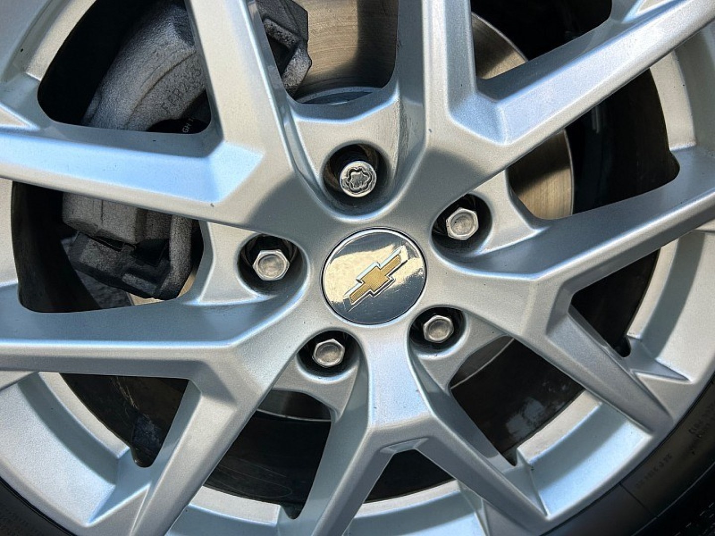 2023 Chevrolet Equinox (3GNAXHEG1PL) with an 4-Cyl Turbo 1.5 Liter engine, Automatic 6-Spd w/Overdrive transmission, located at 412 Auto Vista Drive, Palmdale, 93551, (661) 945-0620, 34.592636, -118.136681- Photo#14
