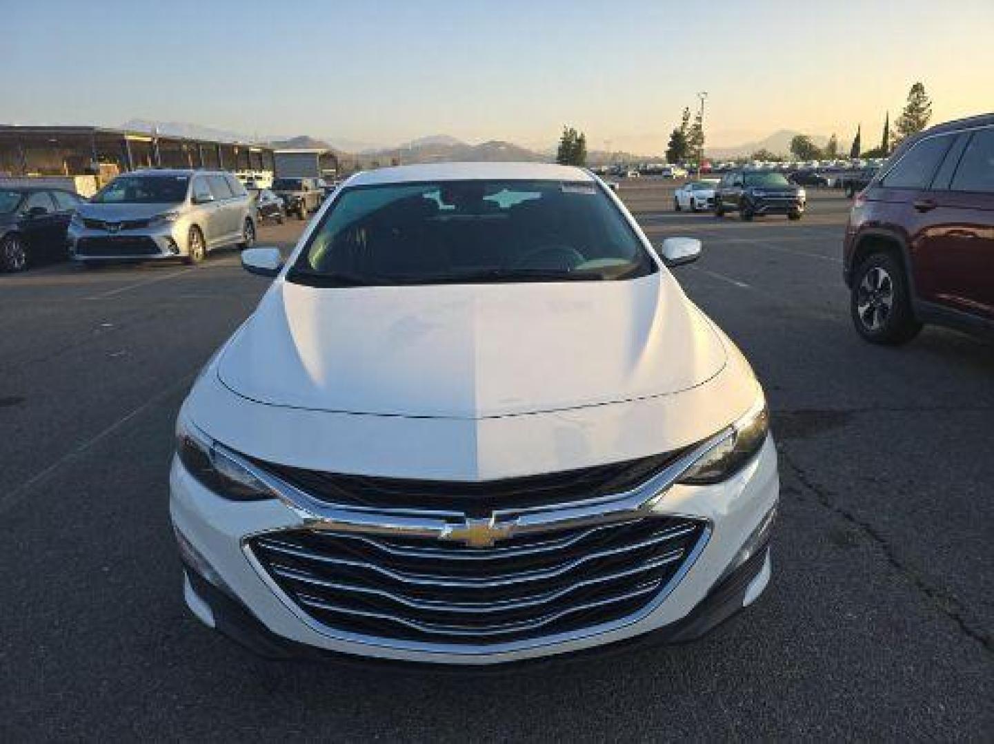 2023 WHITE Chevrolet Malibu (1G1ZD5ST8PF) with an 4-Cyl Turbo 1.5 Liter engine, Automatic CVT transmission, located at 412 Auto Vista Drive, Palmdale, 93551, (661) 945-0620, 34.592636, -118.136681 - Photo#2