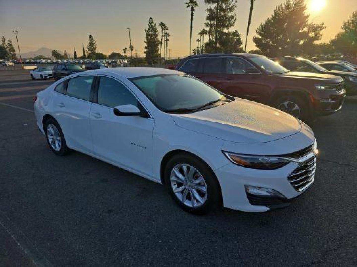 2023 WHITE Chevrolet Malibu (1G1ZD5ST8PF) with an 4-Cyl Turbo 1.5 Liter engine, Automatic CVT transmission, located at 412 Auto Vista Drive, Palmdale, 93551, (661) 945-0620, 34.592636, -118.136681 - Photo#3