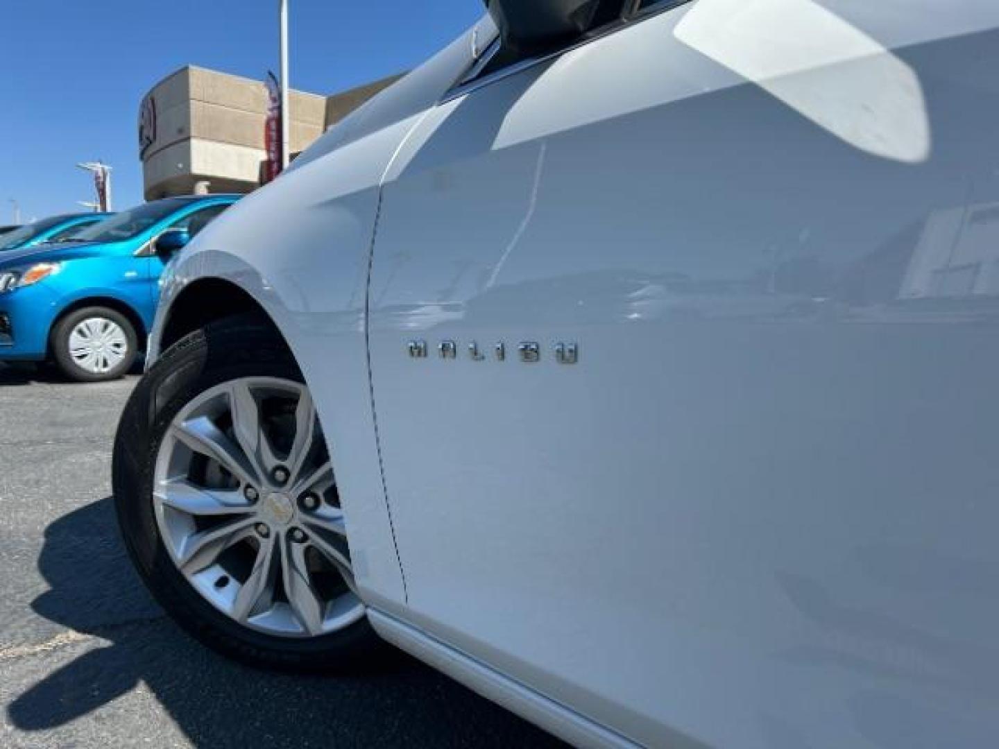 2023 WHITE Chevrolet Malibu (1G1ZD5ST8PF) with an 4-Cyl Turbo 1.5 Liter engine, Automatic CVT transmission, located at 412 Auto Vista Drive, Palmdale, 93551, (661) 945-0620, 34.592636, -118.136681 - Photo#6