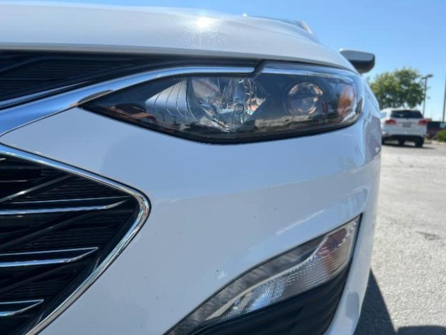 2023 WHITE Chevrolet Malibu (1G1ZD5ST8PF) with an 4-Cyl Turbo 1.5 Liter engine, Automatic CVT transmission, located at 412 Auto Vista Drive, Palmdale, 93551, (661) 945-0620, 34.592636, -118.136681 - Photo#7