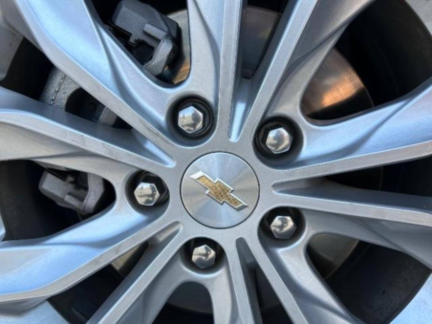 2023 WHITE Chevrolet Malibu (1G1ZD5ST2PF) with an 4-Cyl Turbo 1.5 Liter engine, Automatic CVT transmission, located at 412 Auto Vista Drive, Palmdale, 93551, (661) 945-0620, 34.592636, -118.136681 - Photo#13