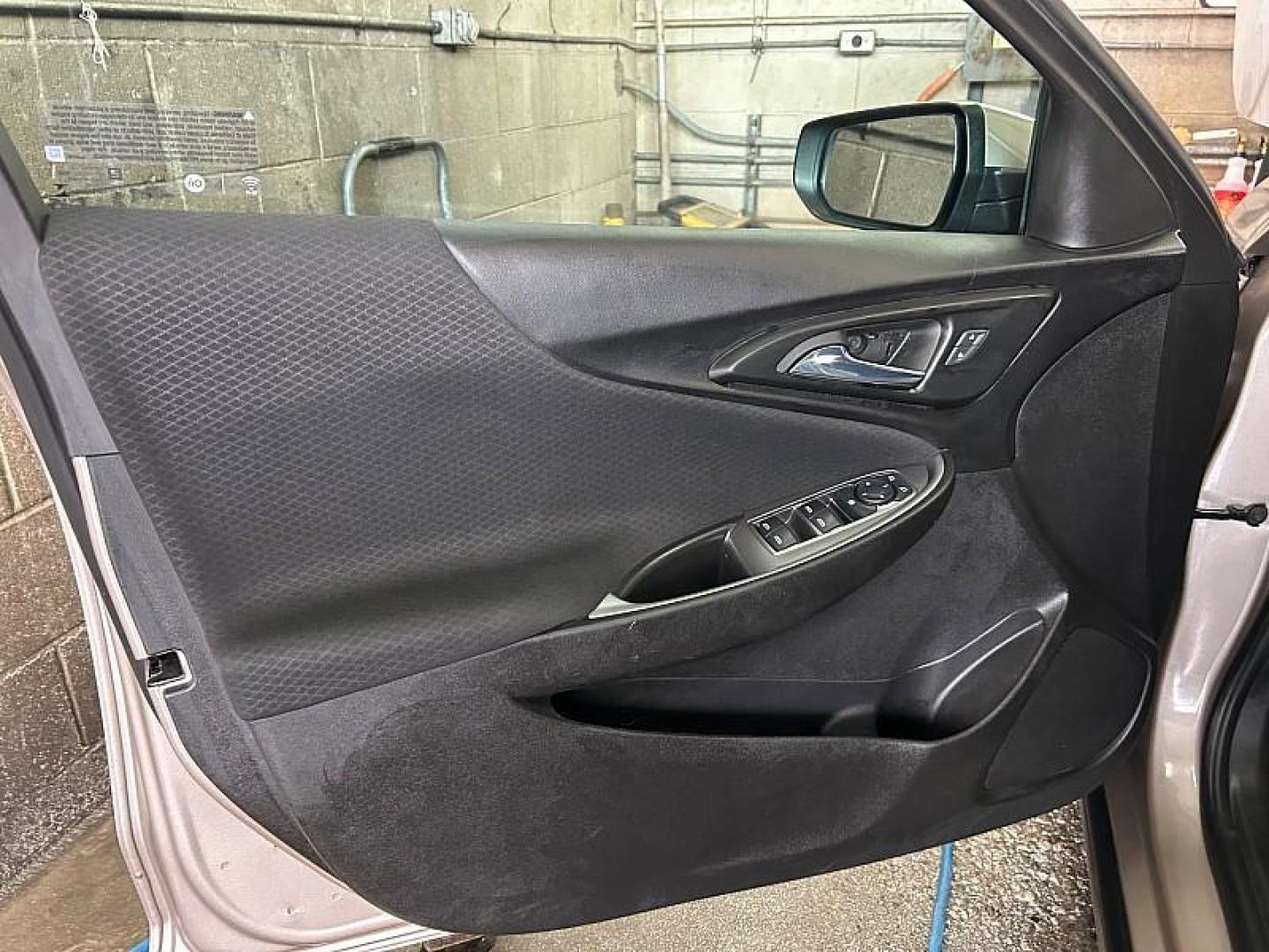 2023 GRAY Chevrolet Malibu (1G1ZD5ST6PF) with an 4-Cyl Turbo 1.5 Liter engine, Automatic CVT transmission, located at 412 Auto Vista Drive, Palmdale, 93551, (661) 945-0620, 34.592636, -118.136681 - Photo#15