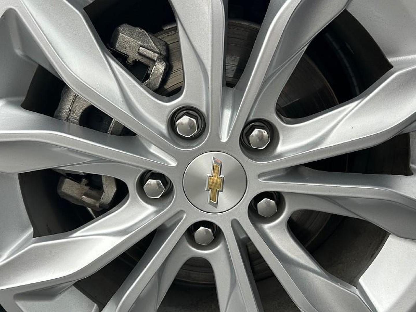 2023 GRAY Chevrolet Malibu (1G1ZD5ST6PF) with an 4-Cyl Turbo 1.5 Liter engine, Automatic CVT transmission, located at 412 Auto Vista Drive, Palmdale, 93551, (661) 945-0620, 34.592636, -118.136681 - Photo#18