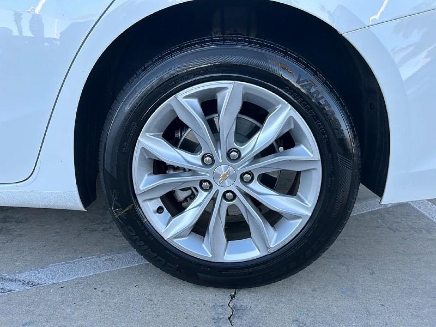2023 GRAY Chevrolet Malibu (1G1ZD5ST9PF) with an 4-Cyl Turbo 1.5 Liter engine, Automatic CVT transmission, located at 412 Auto Vista Drive, Palmdale, 93551, (661) 945-0620, 34.592636, -118.136681- Photo#53