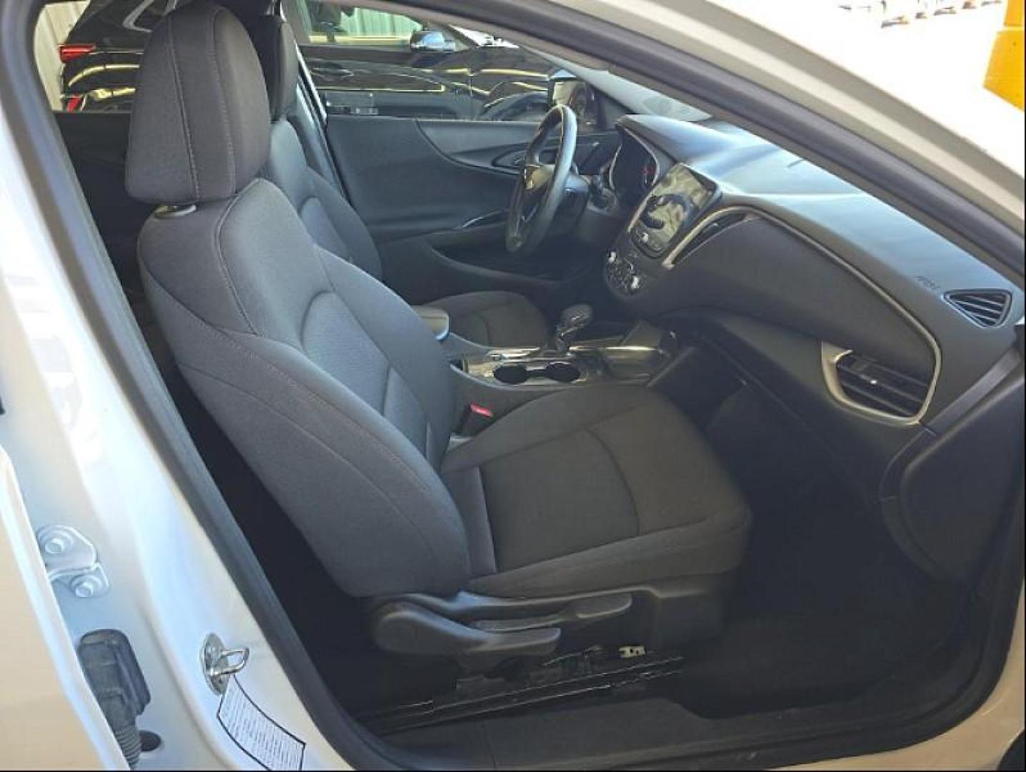 2023 WHITE Chevrolet Malibu (1G1ZD5ST7PF) with an 4-Cyl Turbo 1.5 Liter engine, Automatic CVT transmission, located at 412 Auto Vista Drive, Palmdale, 93551, (661) 945-0620, 34.592636, -118.136681- Photo#7