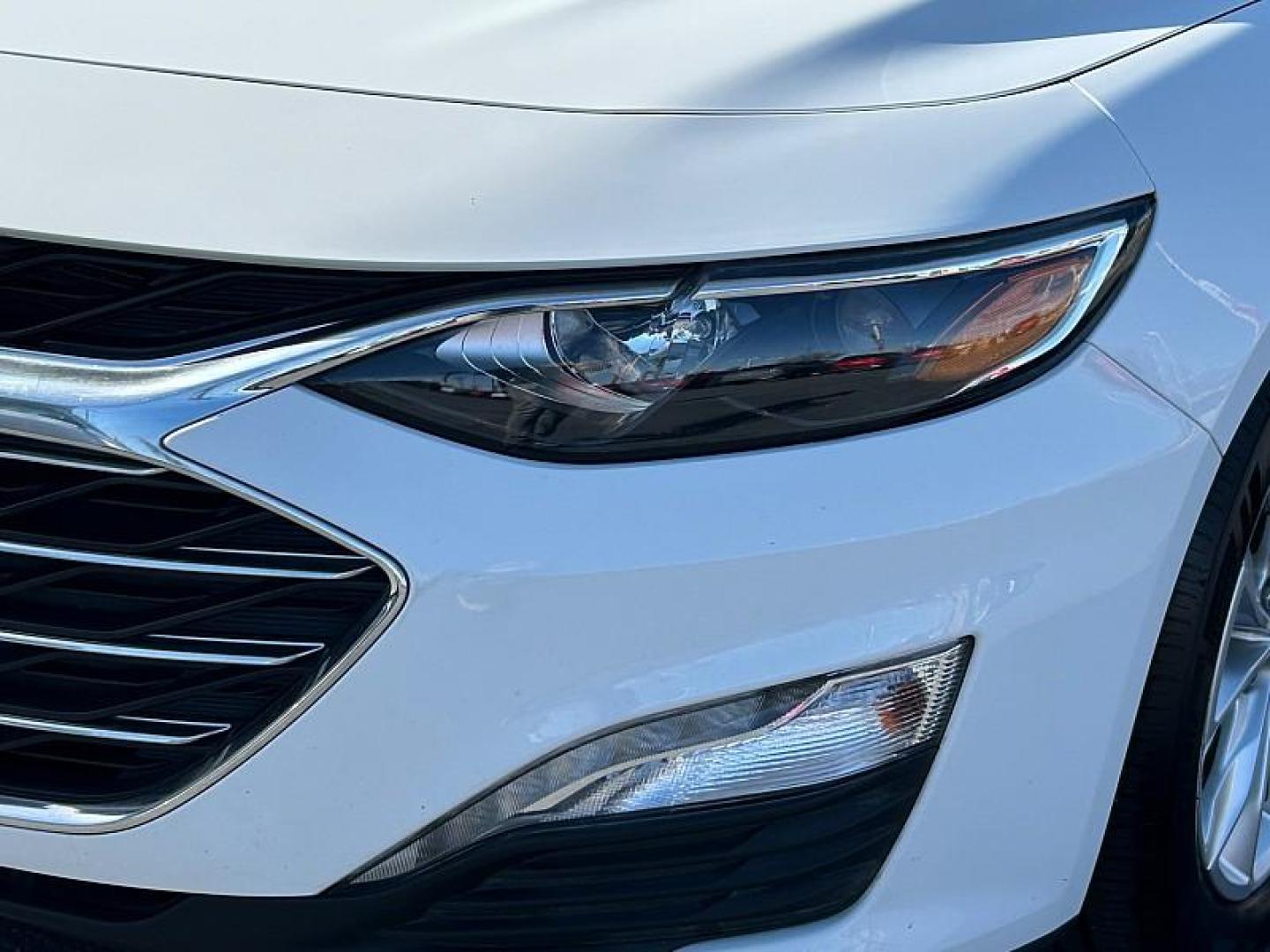 2023 WHITE Chevrolet Malibu (1G1ZD5ST7PF) with an 4-Cyl Turbo 1.5 Liter engine, Automatic CVT transmission, located at 412 Auto Vista Drive, Palmdale, 93551, (661) 945-0620, 34.592636, -118.136681- Photo#12