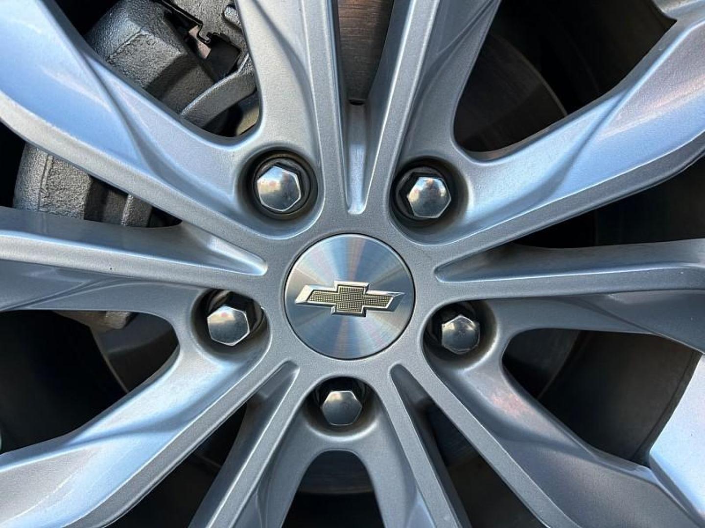 2023 WHITE Chevrolet Malibu (1G1ZD5ST7PF) with an 4-Cyl Turbo 1.5 Liter engine, Automatic CVT transmission, located at 412 Auto Vista Drive, Palmdale, 93551, (661) 945-0620, 34.592636, -118.136681- Photo#16