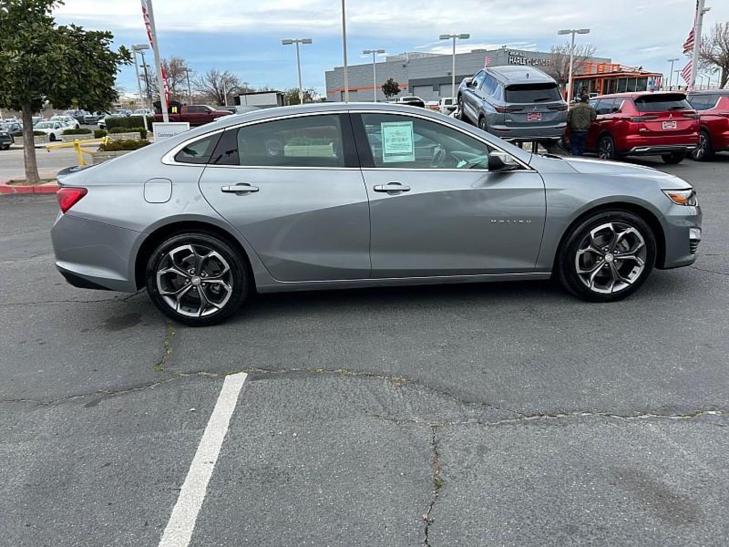 2023 GRAY Chevrolet Malibu (1G1ZD5ST7PF) with an 4-Cyl Turbo 1.5 Liter engine, Automatic CVT transmission, located at 412 Auto Vista Drive, Palmdale, 93551, (661) 945-0620, 34.592636, -118.136681 - Photo#3