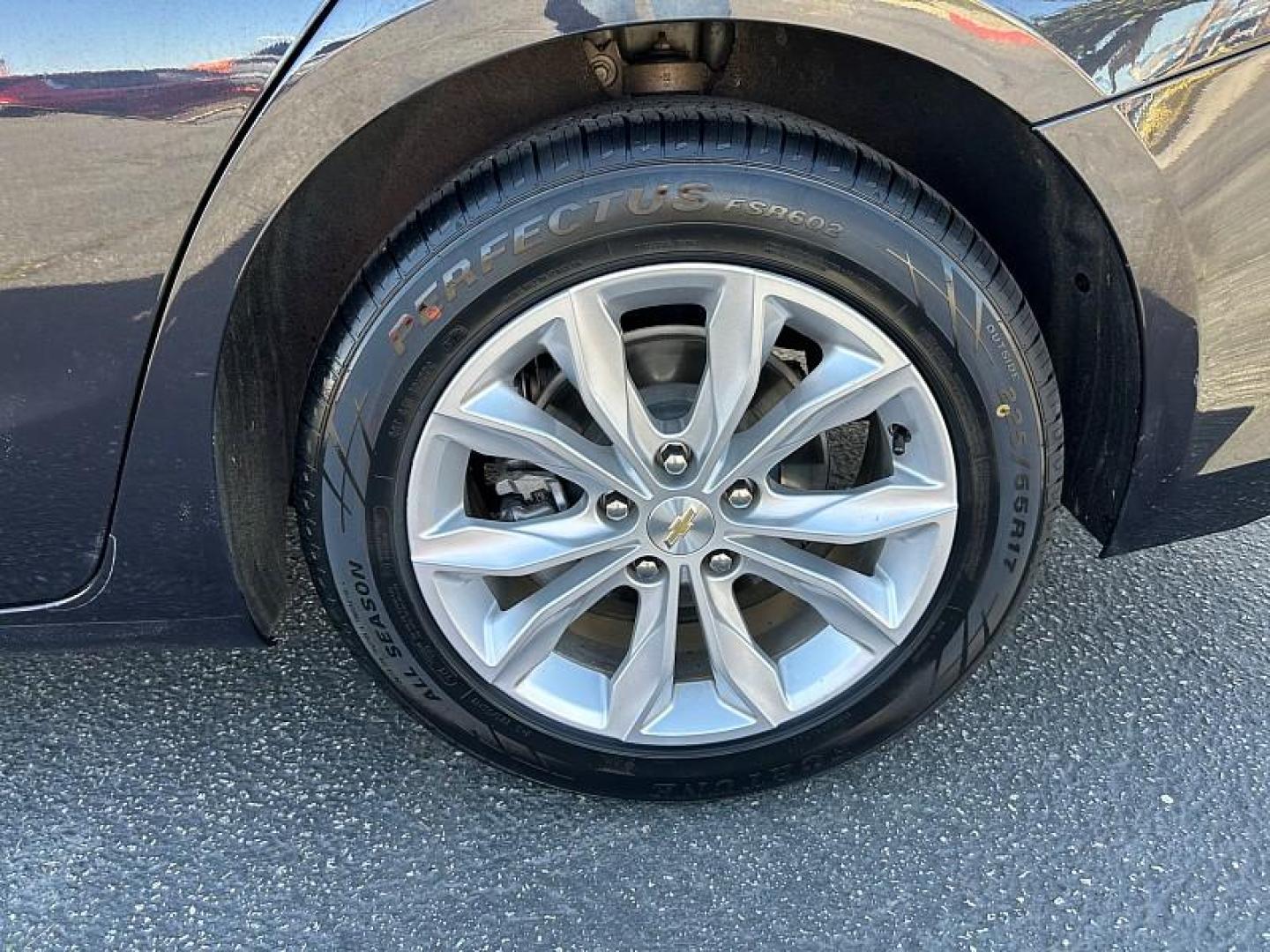 2023 GRAY Chevrolet Malibu (1G1ZD5STXPF) with an 4-Cyl Turbo 1.5 Liter engine, Automatic CVT transmission, located at 412 Auto Vista Drive, Palmdale, 93551, (661) 945-0620, 34.592636, -118.136681 - Photo#21