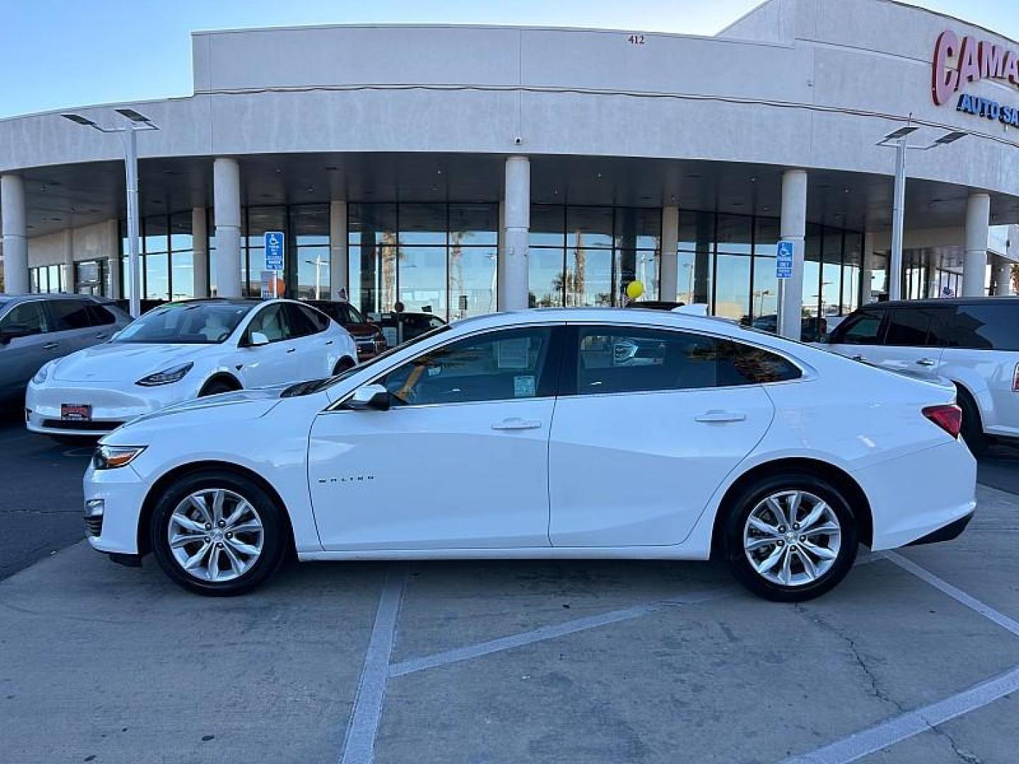 2023 WHITE Chevrolet Malibu (1G1ZD5ST2PF) with an 4-Cyl Turbo 1.5 Liter engine, Automatic CVT transmission, located at 412 Auto Vista Drive, Palmdale, 93551, (661) 945-0620, 34.592636, -118.136681- Photo#3