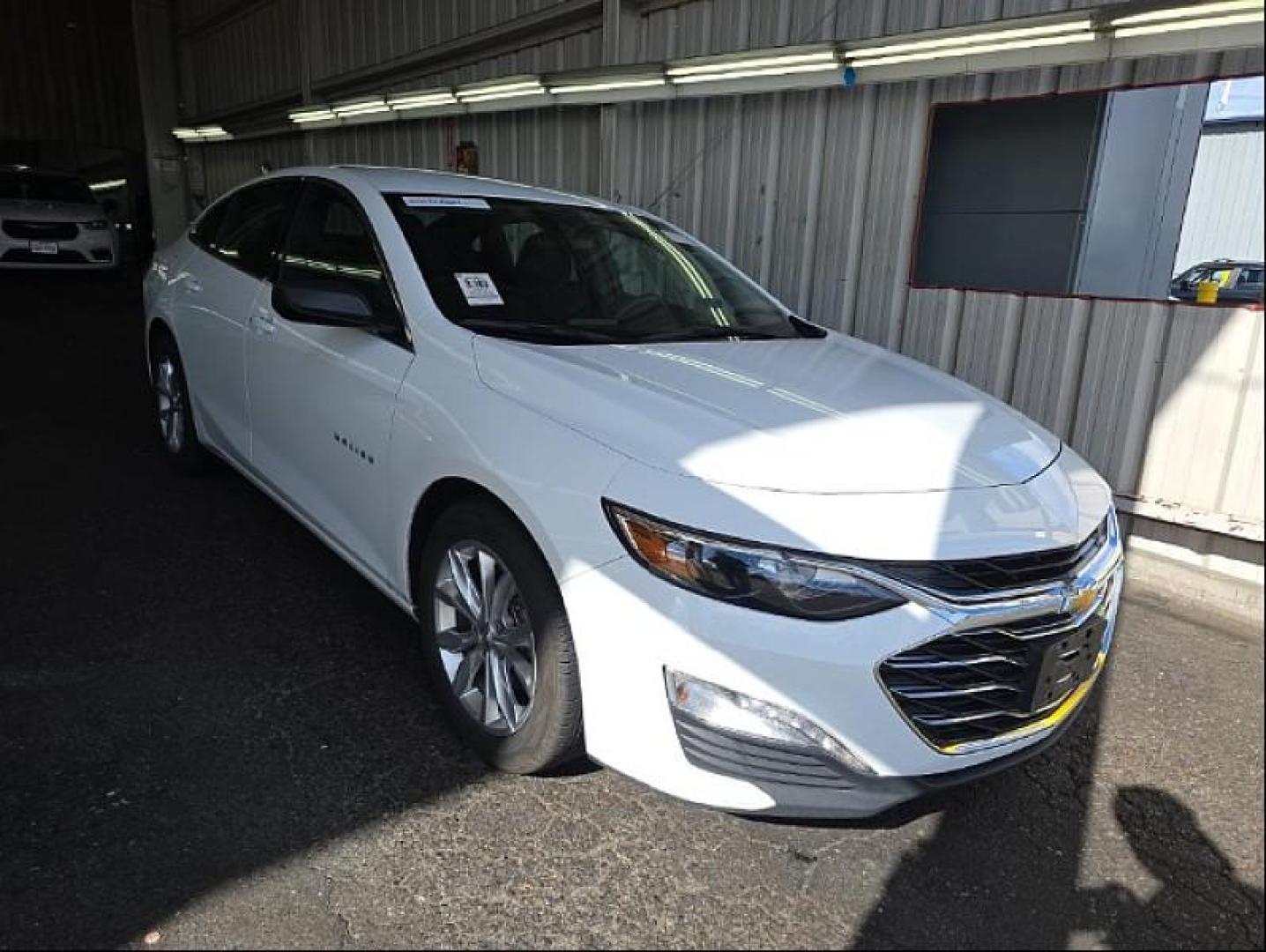 2023 WHITE Chevrolet Malibu (1G1ZD5ST7PF) with an 4-Cyl Turbo 1.5 Liter engine, Automatic CVT transmission, located at 412 Auto Vista Drive, Palmdale, 93551, (661) 945-0620, 34.592636, -118.136681 - Photo#2