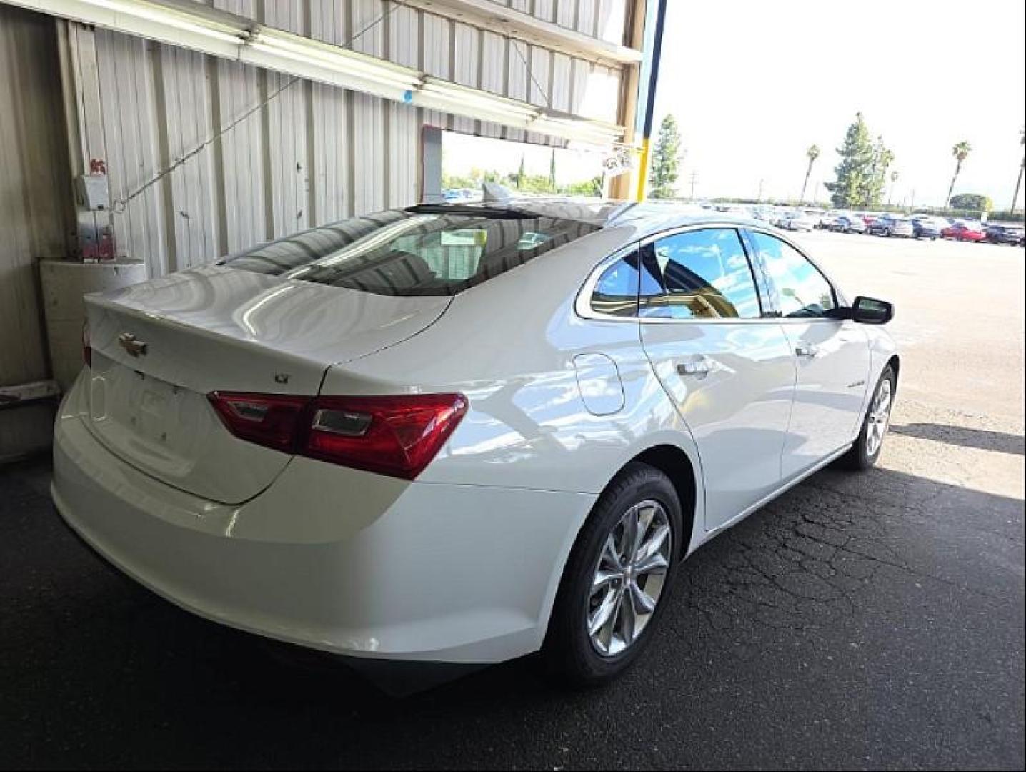 2023 WHITE Chevrolet Malibu (1G1ZD5ST7PF) with an 4-Cyl Turbo 1.5 Liter engine, Automatic CVT transmission, located at 412 Auto Vista Drive, Palmdale, 93551, (661) 945-0620, 34.592636, -118.136681 - Photo#4