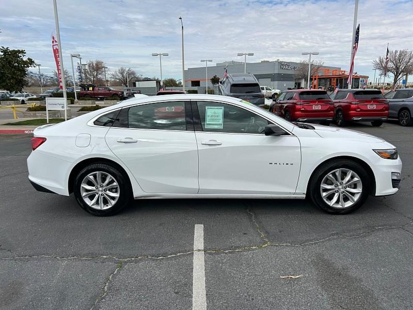 2023 WHITE Chevrolet Malibu (1G1ZD5ST7PF) with an 4-Cyl Turbo 1.5 Liter engine, Automatic CVT transmission, located at 412 Auto Vista Drive, Palmdale, 93551, (661) 945-0620, 34.592636, -118.136681 - Photo#11