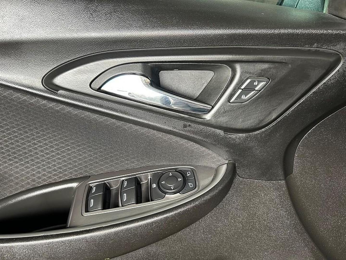 2023 WHITE Chevrolet Malibu (1G1ZD5ST7PF) with an 4-Cyl Turbo 1.5 Liter engine, Automatic CVT transmission, located at 412 Auto Vista Drive, Palmdale, 93551, (661) 945-0620, 34.592636, -118.136681 - Photo#32