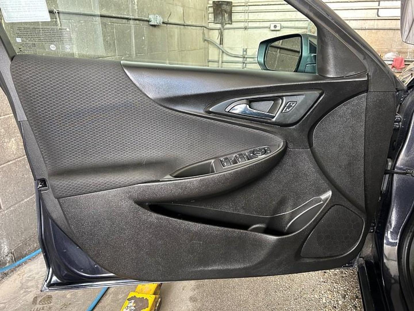 2023 GRAY Chevrolet Malibu (1G1ZD5ST2PF) with an 4-Cyl Turbo 1.5 Liter engine, Automatic CVT transmission, located at 412 Auto Vista Drive, Palmdale, 93551, (661) 945-0620, 34.592636, -118.136681 - Photo#17