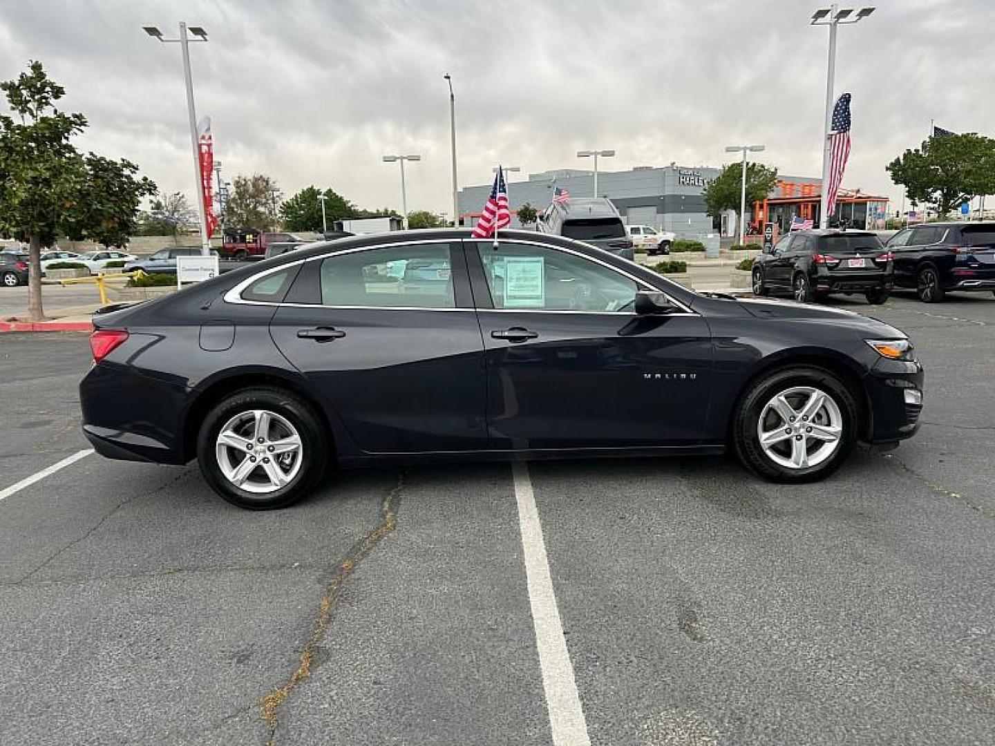 2023 DK GRAY Chevrolet Malibu (1G1ZD5ST5PF) with an 4-Cyl Turbo 1.5 Liter engine, Automatic CVT transmission, located at 412 Auto Vista Drive, Palmdale, 93551, (661) 945-0620, 34.592636, -118.136681 - Photo#3