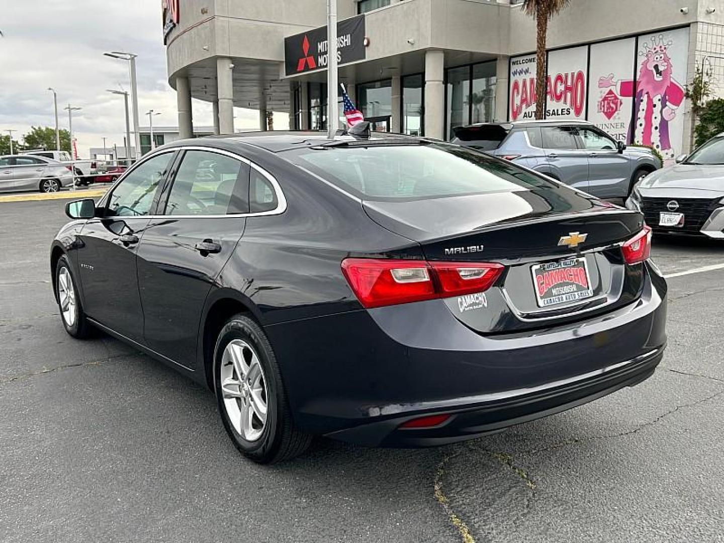 2023 DK GRAY Chevrolet Malibu (1G1ZD5ST5PF) with an 4-Cyl Turbo 1.5 Liter engine, Automatic CVT transmission, located at 412 Auto Vista Drive, Palmdale, 93551, (661) 945-0620, 34.592636, -118.136681 - Photo#6