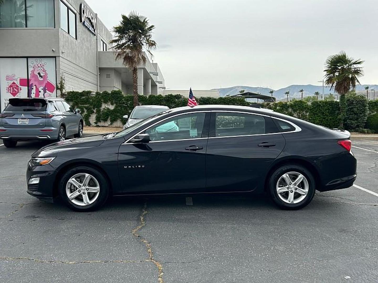 2023 DK GRAY Chevrolet Malibu (1G1ZD5ST5PF) with an 4-Cyl Turbo 1.5 Liter engine, Automatic CVT transmission, located at 412 Auto Vista Drive, Palmdale, 93551, (661) 945-0620, 34.592636, -118.136681 - Photo#7