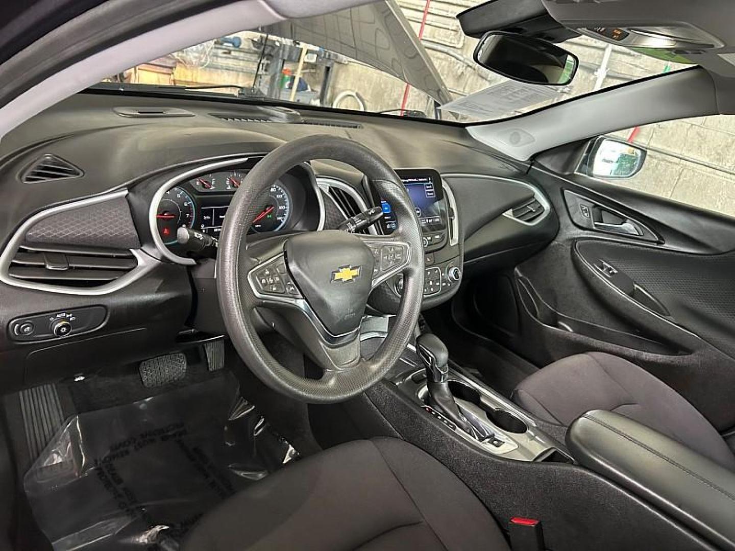 2023 DK GRAY Chevrolet Malibu (1G1ZD5ST5PF) with an 4-Cyl Turbo 1.5 Liter engine, Automatic CVT transmission, located at 412 Auto Vista Drive, Palmdale, 93551, (661) 945-0620, 34.592636, -118.136681 - Photo#9